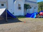 Kondisi-Terkini-Tenda-Pengungsi-di-Halaman-Kantor-Bupati-Mamuju-Sabtu-1162022.jpg