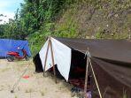 Kondisi-terkini-tenda-pengungsian-di-Halaman-Kantor-Bupati-Mamuju.jpg