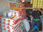 Lapak-Jamal-penjual-beras-di-Pasar-Baru-Mamuju-Jl.jpg