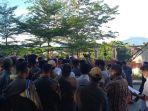 Masyarakat-Kalumpang-Raya-Demo-di-Pemrov-Sulbar-Tolak-Pembangunan-P.jpg