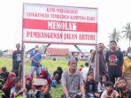 Masyarakat-Tambi-dan-Kampung-Baru-saat-bertemu-dengan-awak-media-menyampaikan-penolakan.jpg