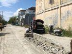 Mobil-tabrak-beton-untuk-portal-perumahan-BTN-Maspul.jpg