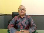 Panitera-Pengadilan-Agama-Pasangkayu-Akyadi-saat-diwawancarai-di-ruang-kerjanya.jpg