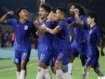 Para-pemain-PSIS-Semarang-ketika-merayakan-kemenangan-5-2-atas-PSS-Sleman.jpg