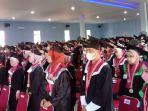 Para-wisudawan-Unsulbar-saat-prosesi-pengukuhan.jpg