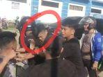 Pemuda-nyaris-diamuk-warga-kedapat-curi-dompet.jpg