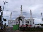 Penampakan-dari-luar-Masjid-Suada-Mamuju-di-Jl-Abdul-Wahab-Azasi.jpg