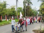 Peserta-karnaval-dari-siswa-SLBN-Polewa.jpg
