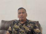 Plt-Kepala-Bagian-Kabag-Umum-Setda-Polman-Andi-Iskandar-saat-ditemui-wartawan-di-ruangan-kerjanya.jpg