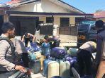 Puluhan-jerigen-BBM-dan-motor-modifikasi-diamankan-polisi-saat-patroli-di-SPBU-Campalagian.jpg