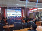 Rapat-Paripurna-Penyampaian-LKPJ-Bupati-Polman-tahun-anggaran-2021-di-Kantor-DPRD-Polman.jpg