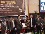 Rapat-pleno-penetapan-gubernur-dan-wakil-gubernur-Sulbar-terpilih-di-Ballroom-Grand-Maleo-Hotel.jpg