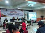Rapat-pleno-rekapitulasi-perhitungan-suara-tingkat-kabupaten-digelar-KPU-Polman.jpg