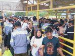 Ratusan-pemudik-ramaikan-pelabuhan-Feri-mamuju-Minggu-1442024.jpg