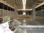 Ruangan-Gedung-Pusat-Oleh-Oleh-Mamuju-yang-mangkrak.jpg