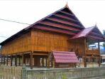 Rumah-Adat-Lantang-Kada-Nene-Mambi-Mamasa.jpg