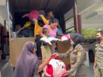 Satuan-Polisi-Pamong-Praja-Satpol-PP-menertibkan-para-gelandangan-dan-pengemis.jpg