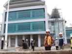 Sekprov-Muhammad-Idris-memantau-pembangunan-gedung-Kantor-Gubernur-Sulbar.jpg