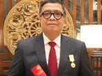 Sekprov-Sulbar-Muhammad-Idris-terima-penghargaan-dari-BKKBN-RI.jpg