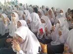 Siswi-SMAN-1-Mamuju-minum-tablet-tambah-darah-serentak-Selasa-1052022.jpg
