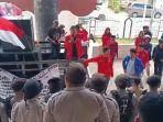 Suasana-aksi-unjuk-rasa-gerakan-mahasiswa-dan-rakyat-Kabupaten-Mamasa-di-Kantor-DPRD-Mamasa.jpg