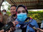 Teknikal-Asisten-Satgas-Penanganan-Stunting-Indri-saat-ditemui-di-DPRD-Sulbar.jpg