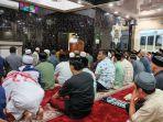 Wakil-Gubernur-Sulbar-Salim-S-Mengga-salat-Jumat-di-Masjid-Al-Ikhlas-Lingkungan-Tambayako.jpg