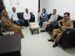 Wakil-Ketua-KPID-Sulbar-Ahmad-Syafri-Rasyid-bersama-rombongan.jpg