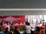 salah-satu-bakal-calon-Rektor-Unsulbar-menyampaikan-visi-misi-dan-program.jpg