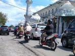suasana-arus-lalulintas-di-depan-Masjid-Imam-Lapeo-Campalagian.jpg