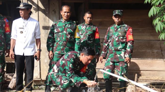 AIR SUMUR BOR -  Air yang sudah mengalir dari pembuatan sumur bor di lokasi TMMD ke-126 Kodim 1412/Kolaka di Kabupaten Kolaka Timur (Koltim), Provinsi Sulawesi Tenggara (Sultra). (Dokumentasi TribunnewsSultra.com)