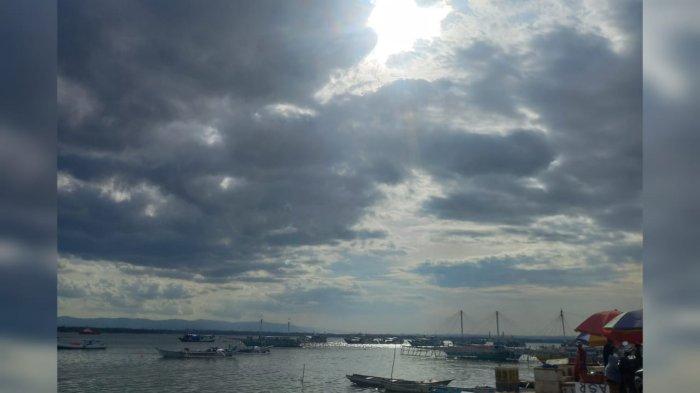 Prakiraan cuaca Sulawesi Tenggara 15 Februari 2026: Berawan di Kolaka, Muna, potensi hujan di Konawe