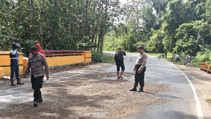 Jalan Desa Tongalino Konawe Utara Aman Dilalui Usai Polsek Sawa Tabur