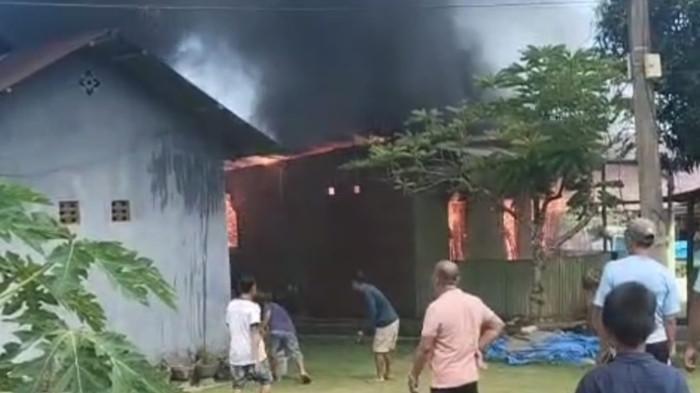 Rumah Kayu di Kolaka Ludes Dilalap Api, Kejadian Terekam dalam Video Viral