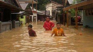 255-KK-Terdampak-Banjir-di-Kampung-Salo-Kota-Kendari-Sulawesi-Tenggara-Belum-Terima-Bantuan.jpg