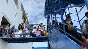 Arus-Mudik-Mulai-Terlihat-Padat-di-Pelabuhan-Murhum-Baubau-Sulawesi-Tenggara-Jelang-Idulfitri-2025.jpg