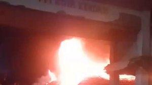 BREAKING-NEWS-Pasar-Pelelangan-Ikan-Sodohoa-Kendari-Sulawesi-Tenggara-Terbakar.jpg