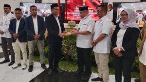 Bachrun-Labuta-La-Ode-Asrafil-Resmi-Ditetapkan-KPU-Sebagai-Bupati-Wabup-Muna-Terpilih-Pilkada-2024.jpg