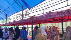 Bahan-Pangan-Naik-Jelang-Ramadhan-2024-Warga-Kendari-Serbu-Pangan-Murah-di-Pelataran-Masjid-agung.jpg