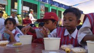 Balai-Karantina-Ikan-Baubau-Sultra-Bagikan-1000-Paket-Makan-Bergizi-Gratis-ke-Sekolah-Dasar.jpg