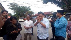 Bupati-Muna-Rusman-Emba-Belum-Ditahan-KPK-Usai-Diperiksa-Sebagai-Tersangka-di-Polda-Sultra.jpg