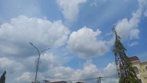 Cuaca-cerah-berawan-di-Kota-Kendari-Provinsi-Sulawesi-Tenggara-Sultra-Rabu-8102025-pagi.jpg