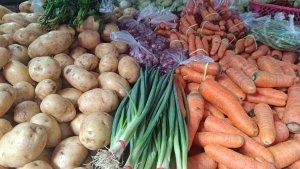 Daun-bawang-di-Pasar-Rakyat-Baruga-Kota-Kendari-Sulawesi-Tenggara-Rp90-ribu-per-kilo.jpg