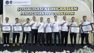 Imigrasi-Kendari-Resmikan-50-Desa-Binaan-di-Konawe-Sulawesi-Tenggara-Cegah-TPPO-dan-TPPM.jpg