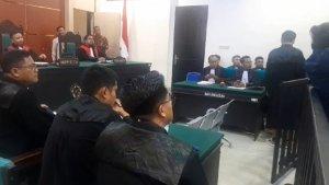 JPU-dan-Penasehat-Hukum-Sempat-Debat-Pada-Sidang-Perdana-Guru-Honer-Dituduh-Aniaya-Murid.jpg