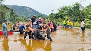Jalur-penghubung-Kabupaten-Konawe-Utara-dan-Kabupaten-Morowali-kembali-terendam-banjir.jpg