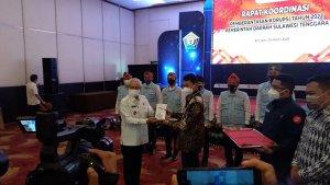 KPK-dan-Pimpinan-Daerah-se-Sulawesi-Tenggara-Tanda-Tangani-Komitmen-Bersama.jpg
