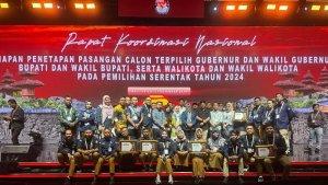 KPU-Sultra-saat-menerima-penghargaan-2924.jpg