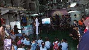KRI-AHP-355-kepada-siswa-siswi-TK-Angkasa-Lanud-Haluoleo-Kendari.jpg