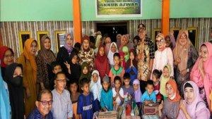 Keluarga-Besar-SDN-84-Kendari-baksos.jpg